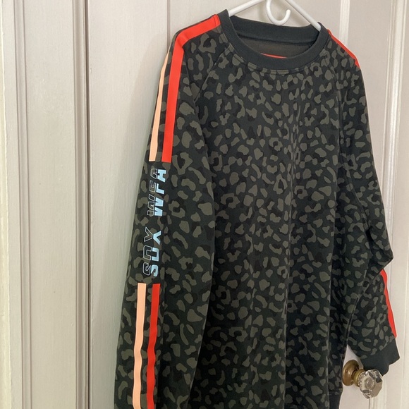 Sarah’s Day x a White Fox Team Camo Oversized Sweatshirt - Picture 2 of 4